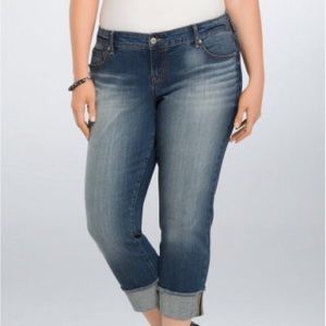 Torrid Cropped Boyfriend Jeans Medium Wash Sz 16